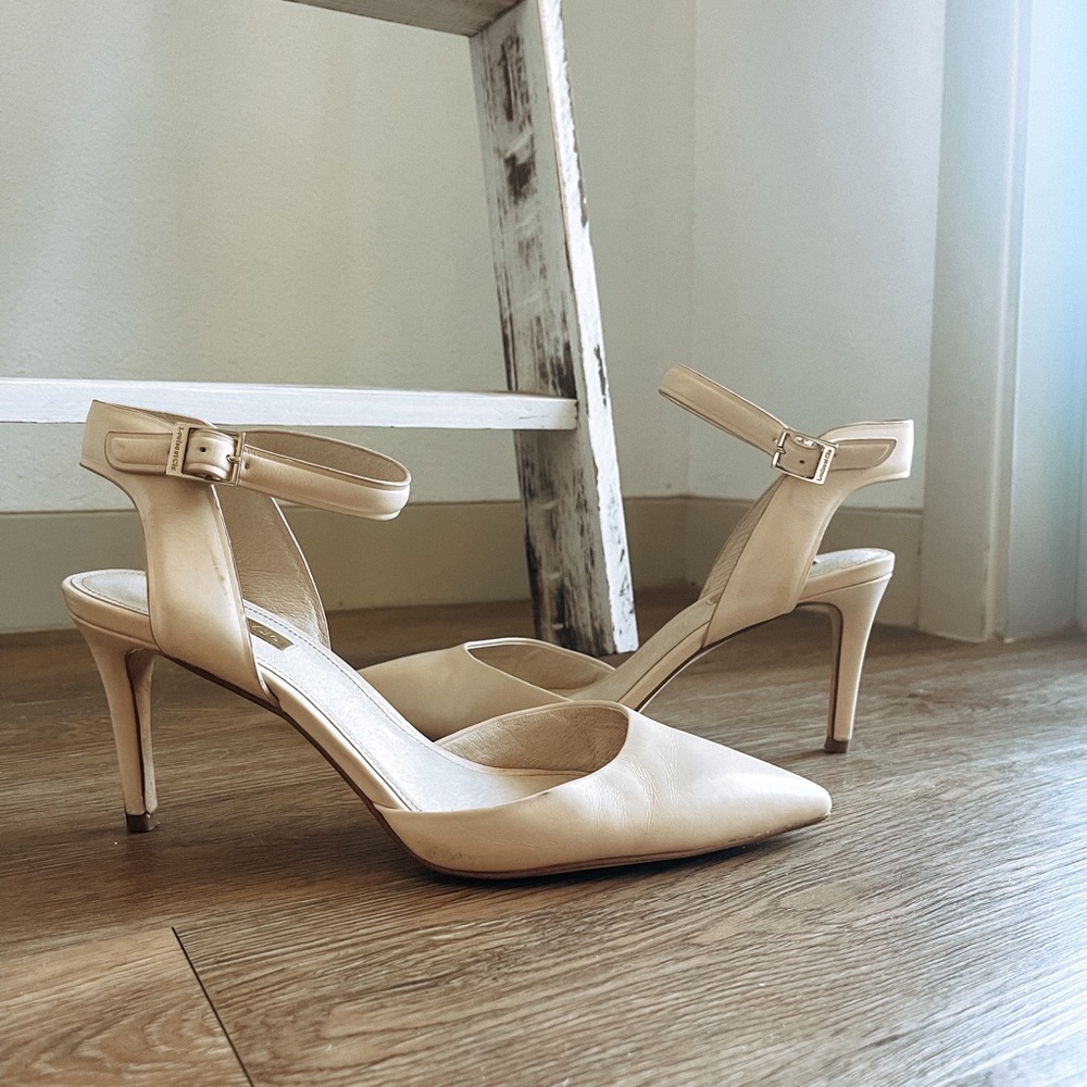 LOUISE ET CIE • Closed Toe Sling Back Heel
